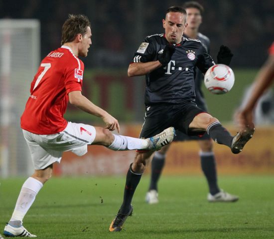 仅巩固了他 仅巩固了他